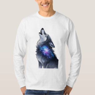 A wolf howling at a starry galaxy T-Shirt