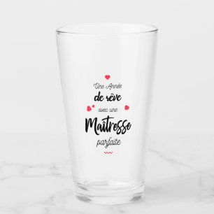 A year é of ê with a teacher glass