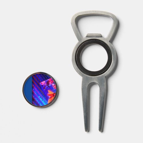  Abstract Artwork Divot Tool