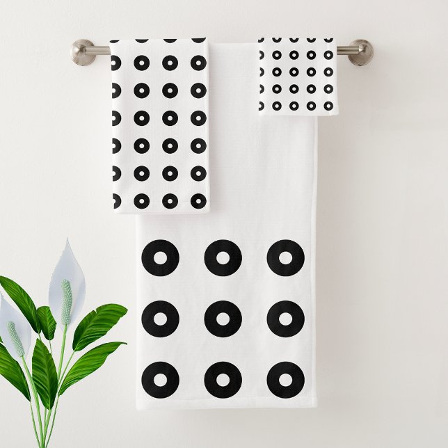 Abstract Black & White Circles Bath Towel Set (Creator Uploaded)