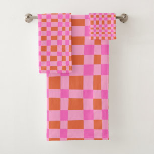 Abstract Checkered Shapes Pattern in Pink   Bath Towel Set