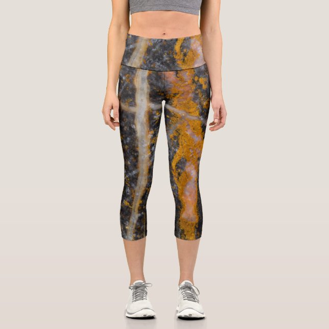 Abstract gold white lines rock texture capri leggings (Front)
