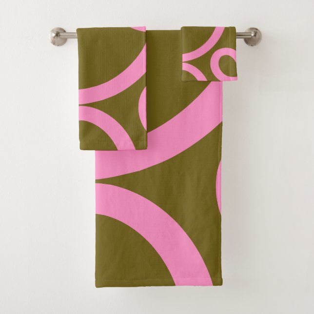 Abstract Line Pink And Olive Green Bath Towel Set (Insitu)