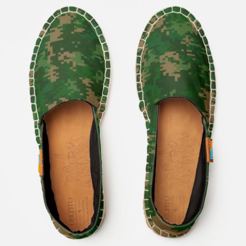      Abstract Modern Camo Green Pixel Camouflage  Espadrilles