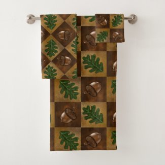 Acorn and Oak Leaf Checkerboard Pattern Bath Towel
