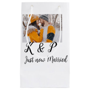 add coule photo just now married add name letter l small gift bag
