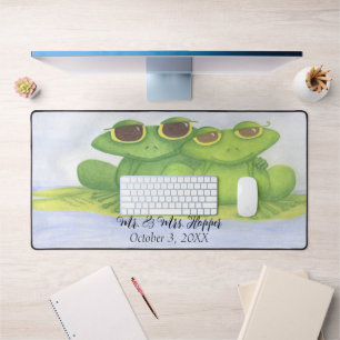 Adorable Frog Lovers Desk Mat