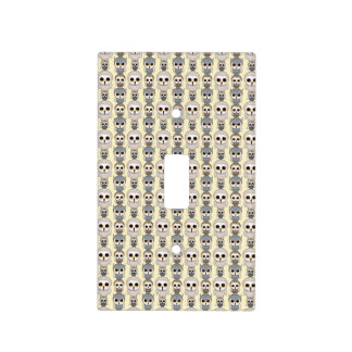 Adorable Owls Pattern on Light Yellow Background Switch Cover