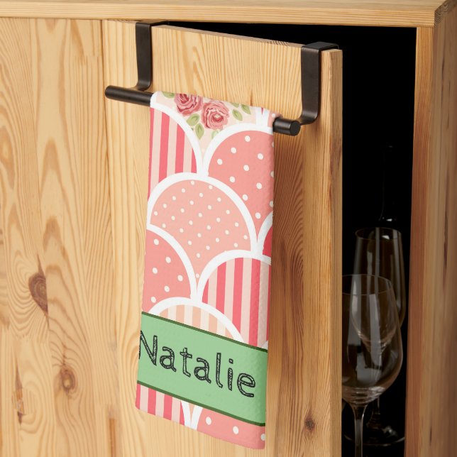 Adorable retro pattern in pink l monogrammed kitchen towel (Thirds Fold)