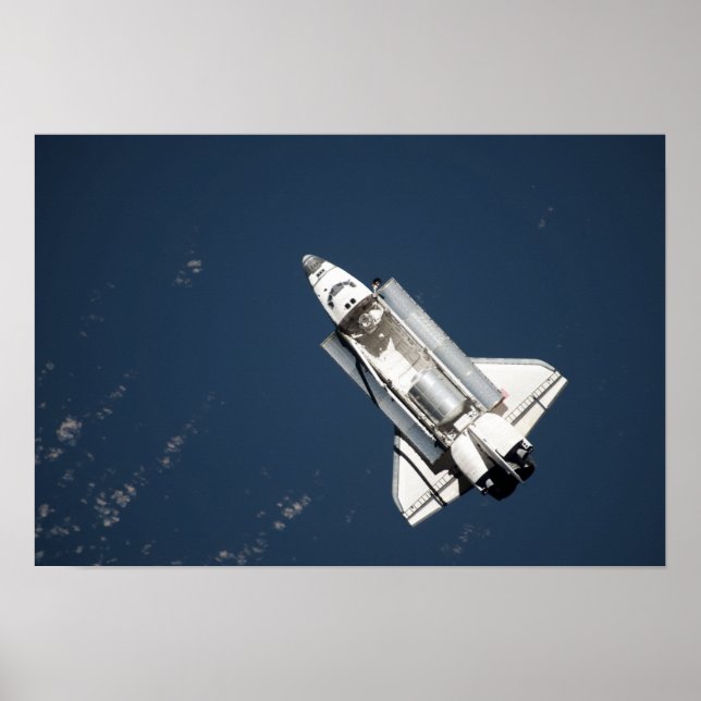 Aerial view of Space Shuttle Discovery 2 Poster (Front)