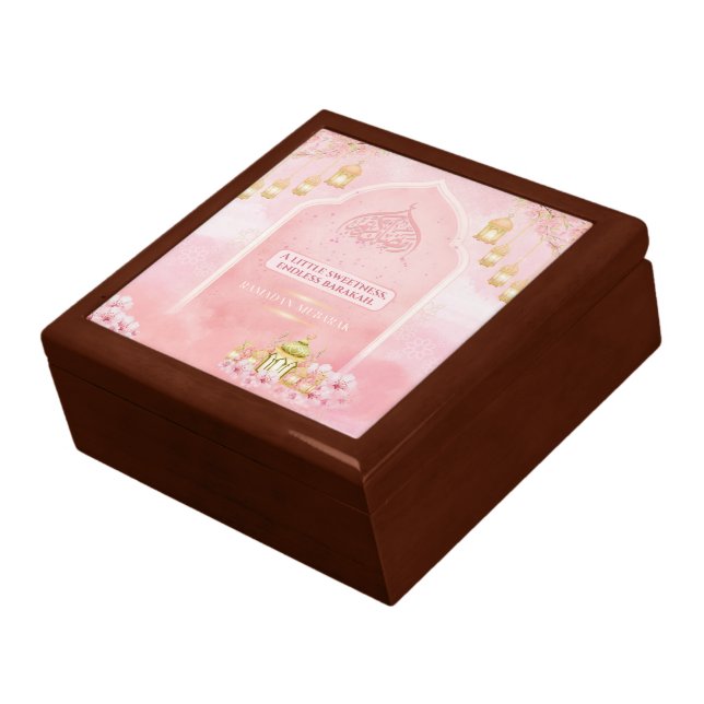 Aesthetic Pink Floral Ramadan Mubarak Gift Box (Side)