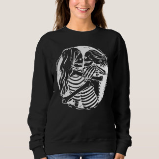 Aesthetic Skeleton Lesbian Couple kissing Pride Wo Sweatshirt