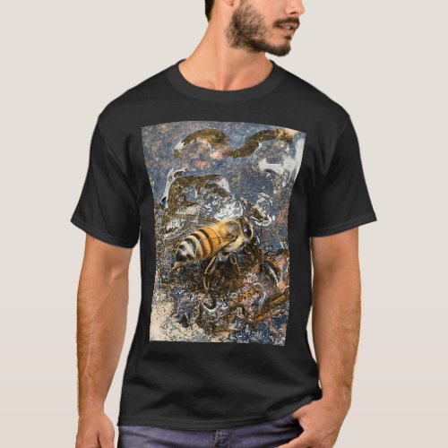 African Bee Apis mellifera Scutellata T_Shirt