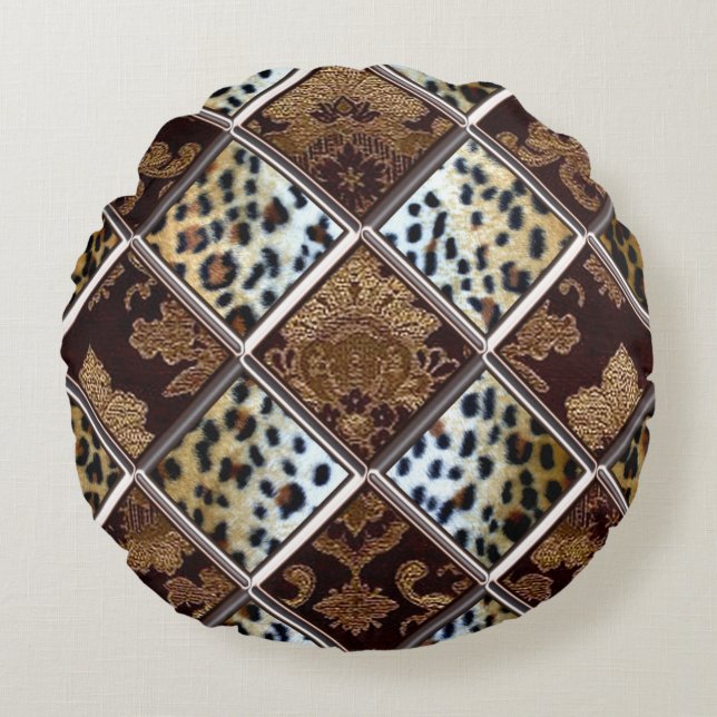 African Cheetah Patchwork Elegance – Bold Heritage Round Pillow (Front)