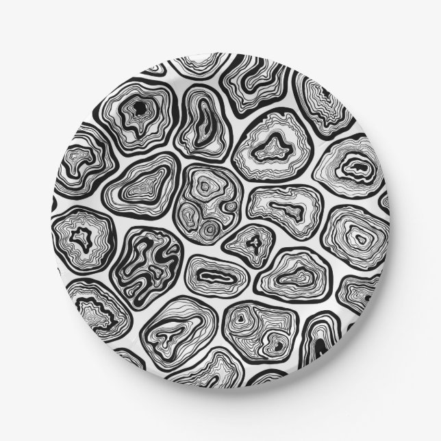 Agate slices in black and white paper plates (Front)