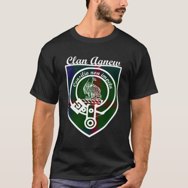 Agnew Surname Last Name Scottish Clan Tartan Badge T-Shirt (Front)