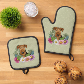 Airedale Terrier And Colorful Summer Flowers Green Oven Mitt &amp; Pot Holder Set