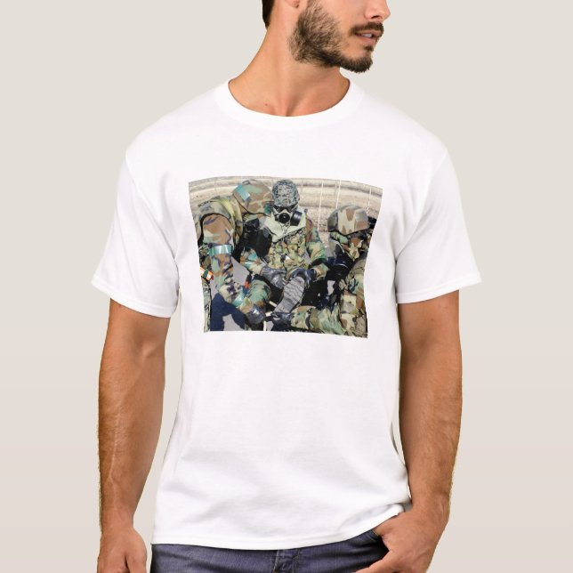 Airmen assist a Republic of Korea Army soldier T-Shirt (Front)