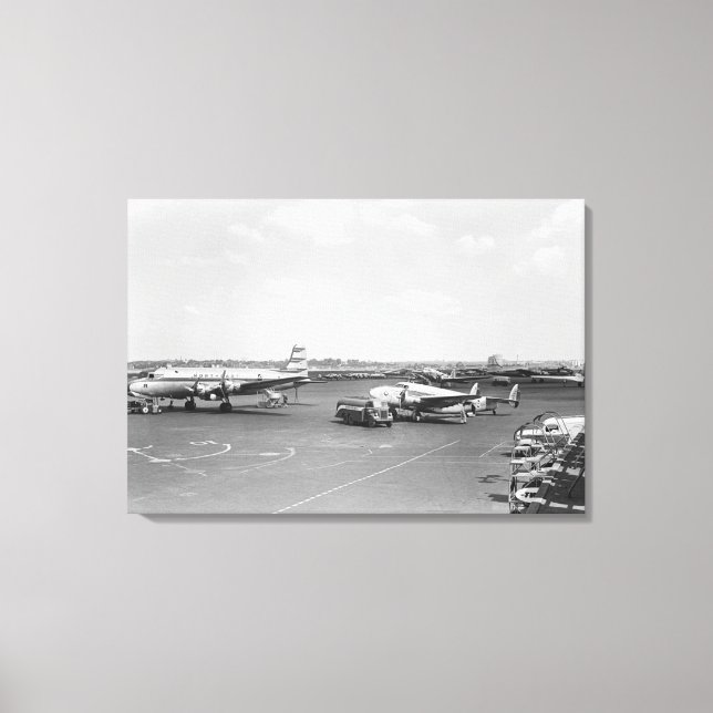 Airplanes Canvas Print (Front)