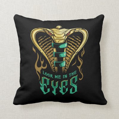 Aladdin | Look Me In The Eyes Throw Pillow