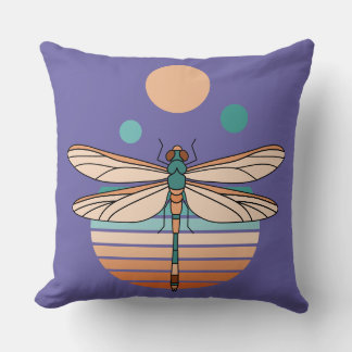 Alas del Ocaso Throw Pillow
