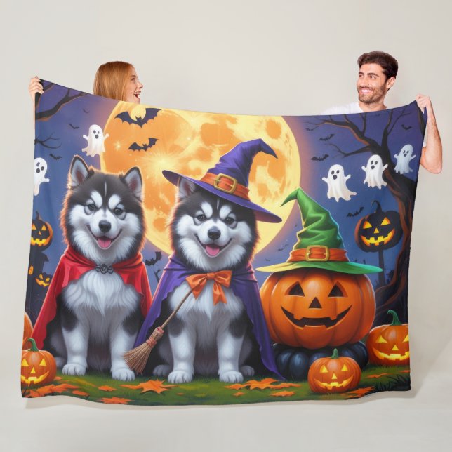 Alaskan Malamute Dogs Pumpkin Halloween Funny  Fleece Blanket (In Situ)