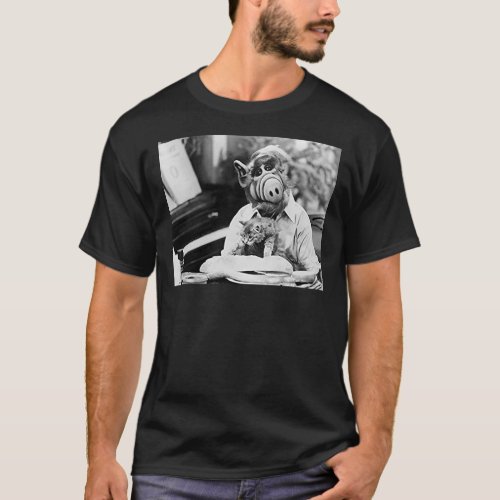 Alf Gets Lucky  T_Shirt