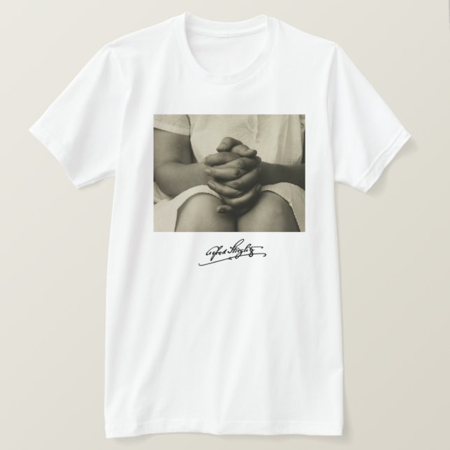 Alfred Stieglitz:Georgia O'Keeffe-Hands T-Shirt (Design Front)