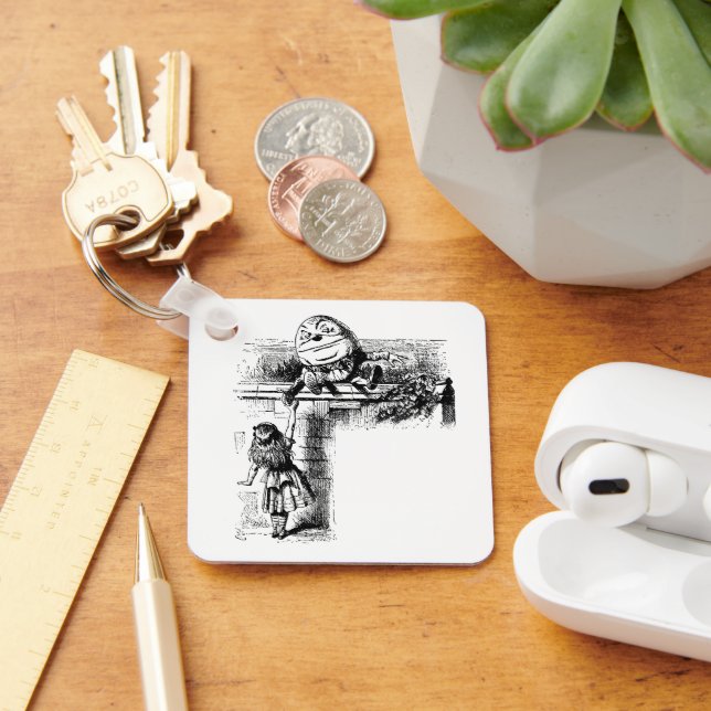 Alice in Wondlerand, Humpty Dumpty with Alice Keychain (Desk)