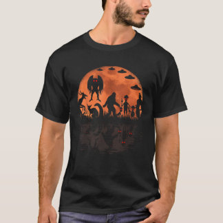 Alien And Bigfoot Moon Mothman Cryptozoology Funny T-Shirt