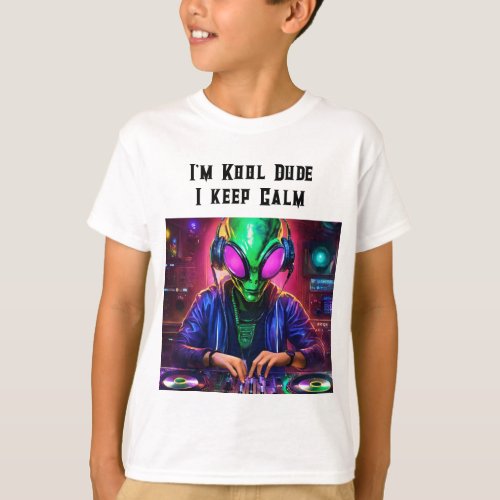 Alien Deejay rocking a club T_Shirt