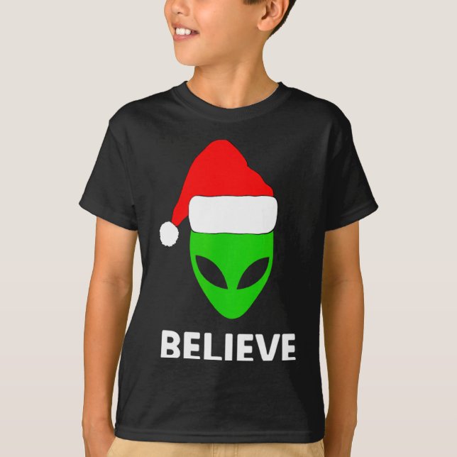 Alien Green Face Christmas Santa Hat Believe  T-Shirt (Front)