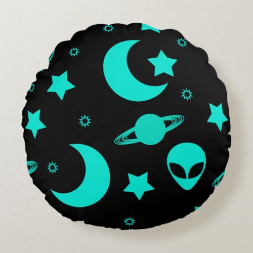 Alien Heads in Stars Outer Space Round Pillow