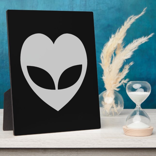 Alien Love Heart Plaque (Side)