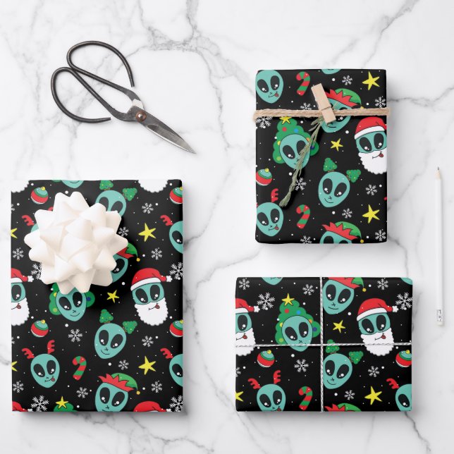 Alien Santa Claus Snowflakes Christmas Tree  Wrapping Paper Sheets (Front)