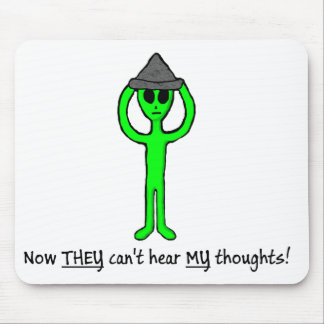 alien_wearing_a_tin_foil_hat_mousepad-rf