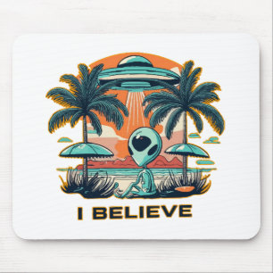 alien with UFO I BELIEVE Mouse Pad