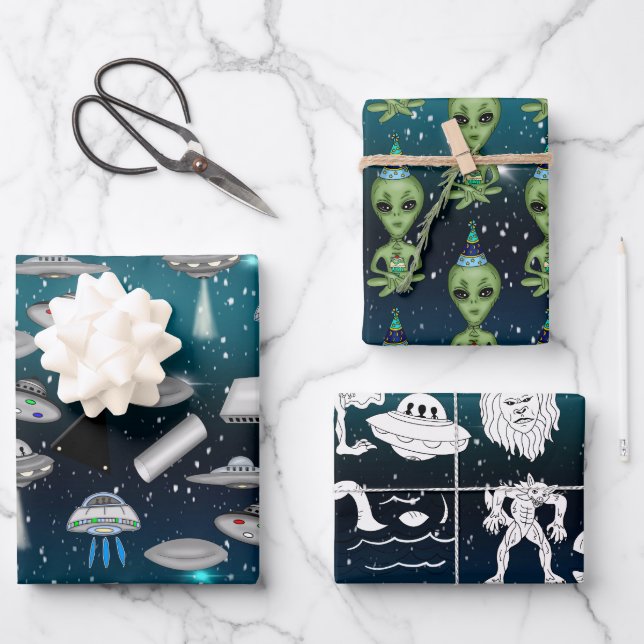 Aliens and UFOs Outer Space Birthday Wrapping Paper Sheets (Front)