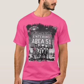 Aliens Group Photo Entering Area 51 Funny Ufo Uap  T-Shirt