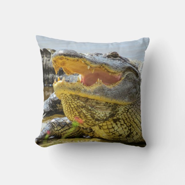 Alligator. Face to face Throw Pillow (Front)