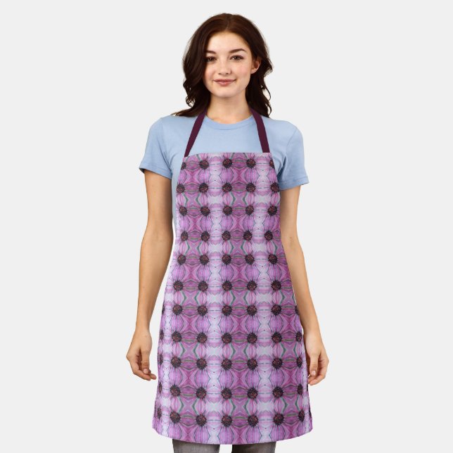 Allover Print Apron Daisy Center (Worn)