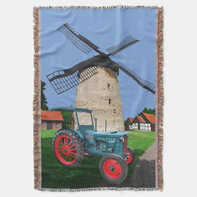 Alter Traktor Hanomag R22 Throw Blanket (Front Vertical)