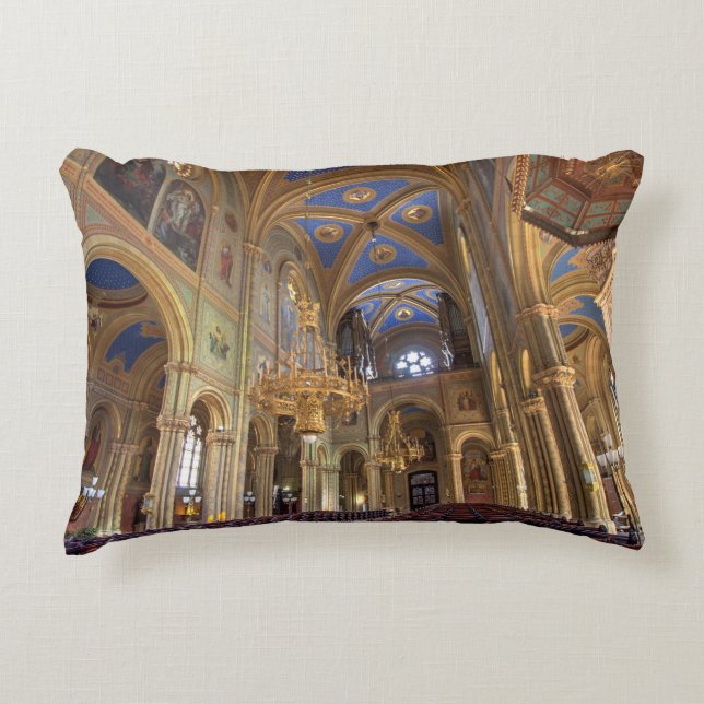 Altlerchenfelder Kirche Wien Österreich Decorative Pillow (Front)
