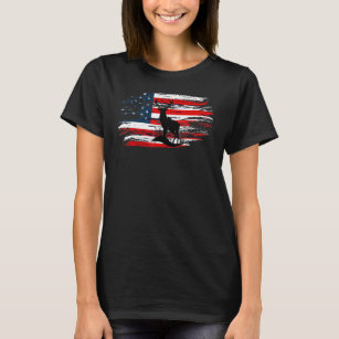 American Deer Hunter Patriotic Vintage US Flag Hun T-Shirt