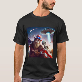 American Flag Sasquatch With Alien Ufo Bigfoot 4th T-Shirt
