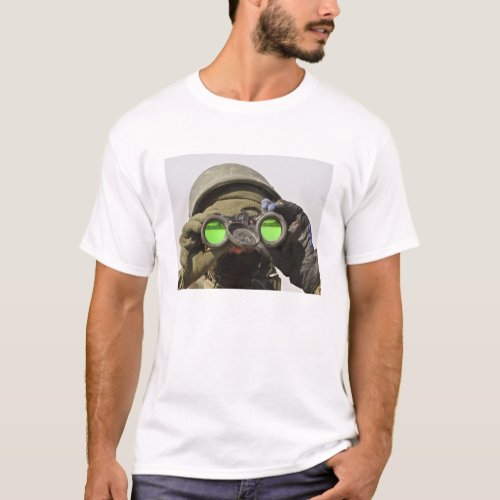 An Afghan soldier scans the horizon T_Shirt