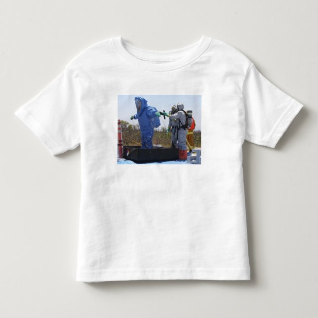 An airman stands in a tub toddler t-shirt (Front)