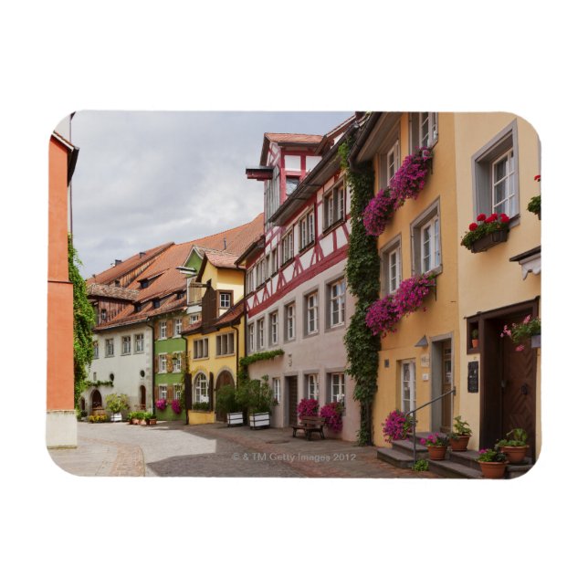 An unusually well-preserved medieval town on the magnet (Horizontal)