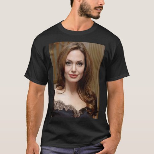 Angelina Jolie _ Poster   T_Shirt