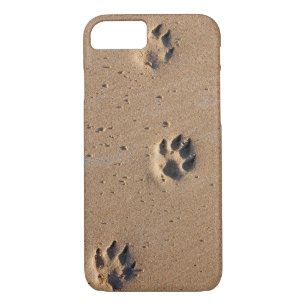 Animal footprints in the sand iPhone 8/7 case